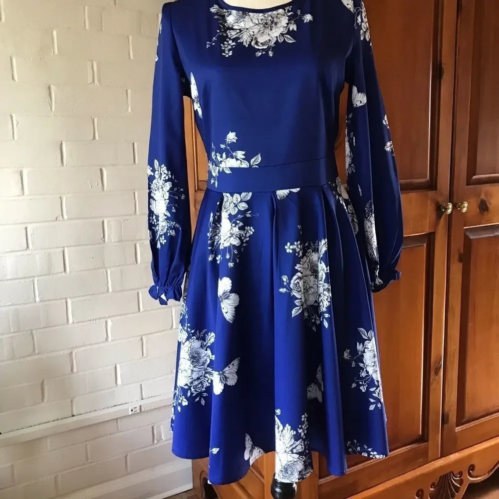 ROYAL blue flowers and butterflies print dress fit and flare NWOT - Picture 3 of 11